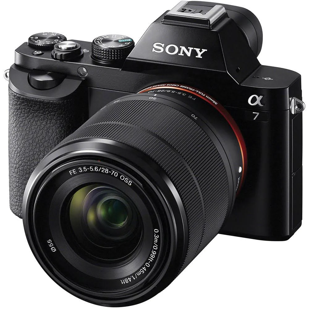 Sony a7 كاميرا رقمية كاملة الإطار بدون مرآة مع عدسة 28-70 ملم